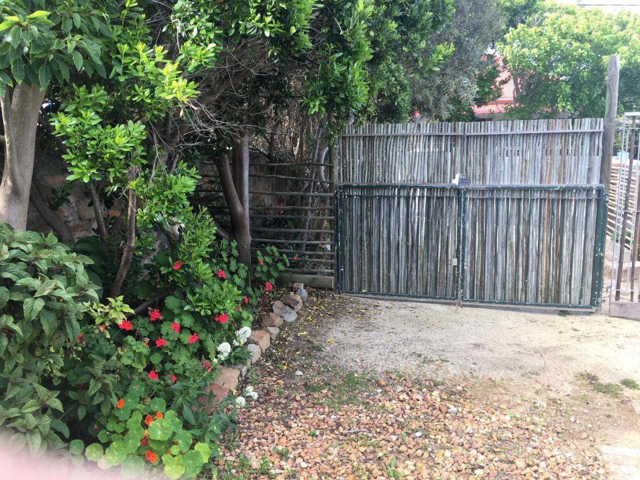 Carneddie Cottage - Main Bredasdorp Bagian luar foto